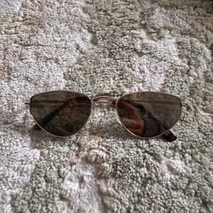 Stylish Cat-Eye Sunglasses